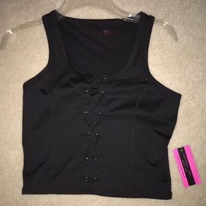 Black cropped tank